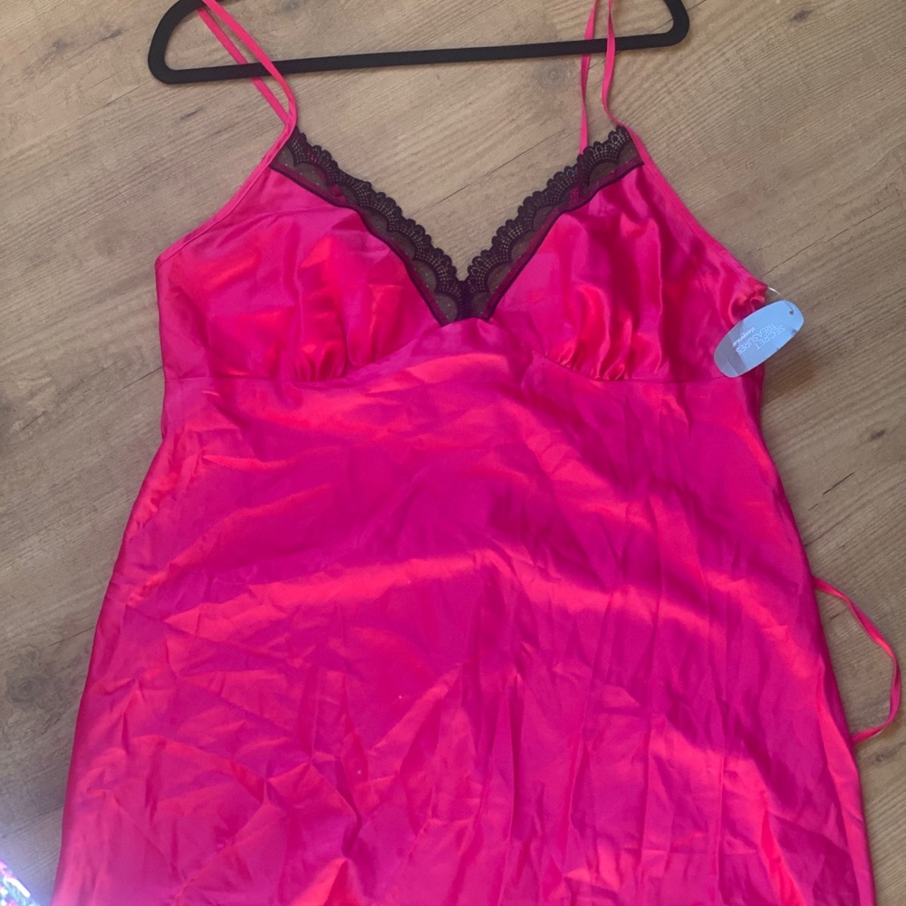 Pink with black lace nightgown
New with tags
